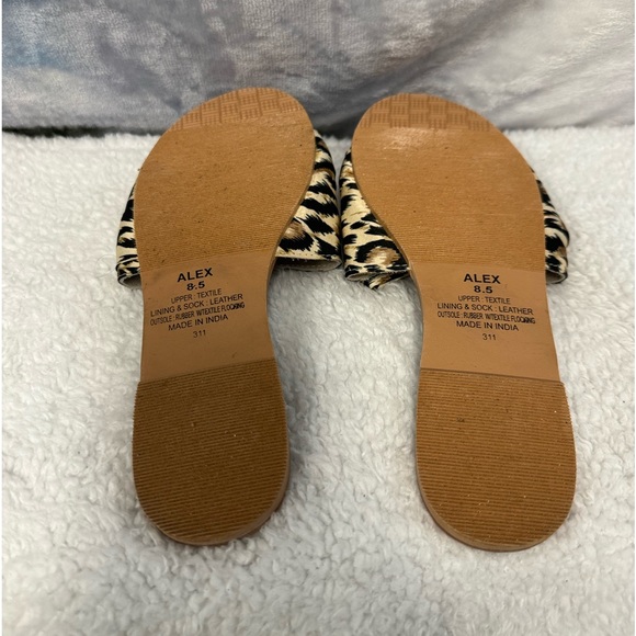 Steve Madden Women’s Alex Silky Animal Print Sandal Size 8.5 - Picture 3 of 6